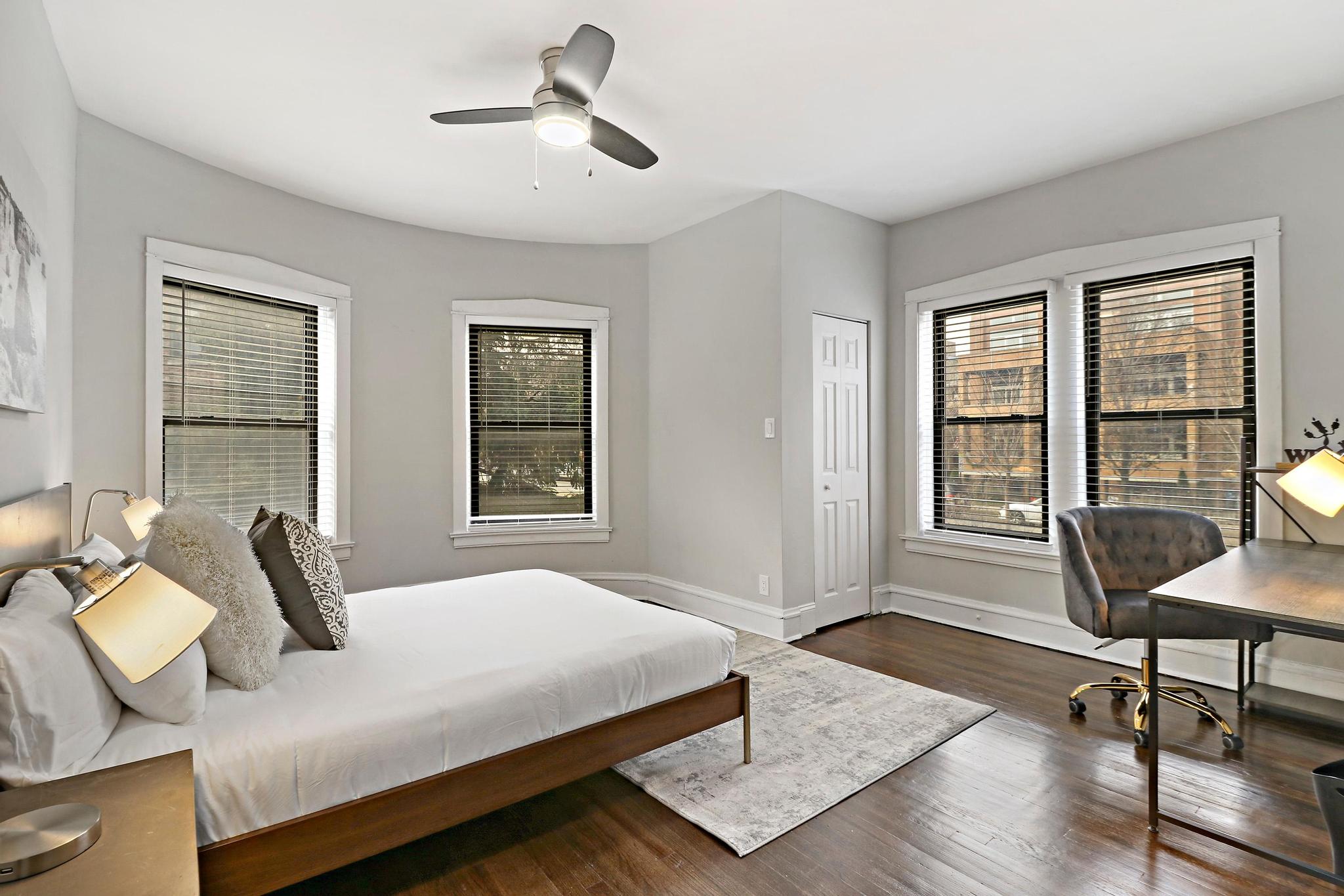 4615-27 N. Ashland Ave. 4615-27 N. Ashland Ave., Chicago, IL 60640 Ravenswood - Leasing by Cross Street